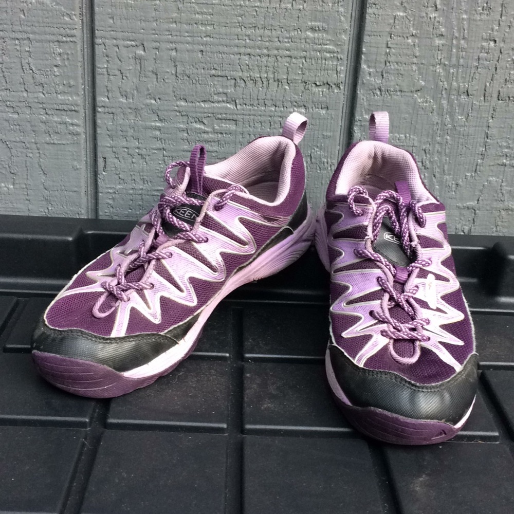 Keen girls kids purple shoes size 2